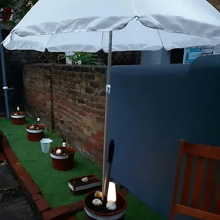 City Oasis Stunning 1 Bed Apartment In Battersea London Exterior photo
